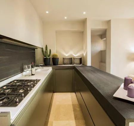 Sleeps 12 Pool Air Con Wifi