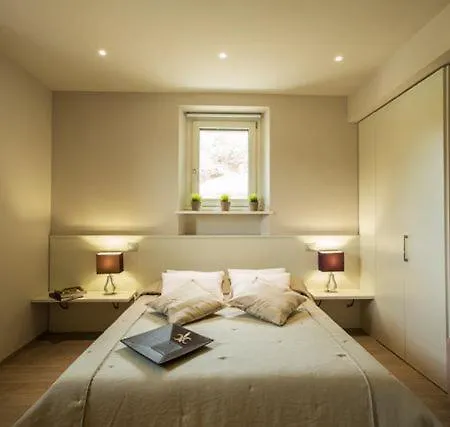 Sleeps 12 Pool Air Con Wifi